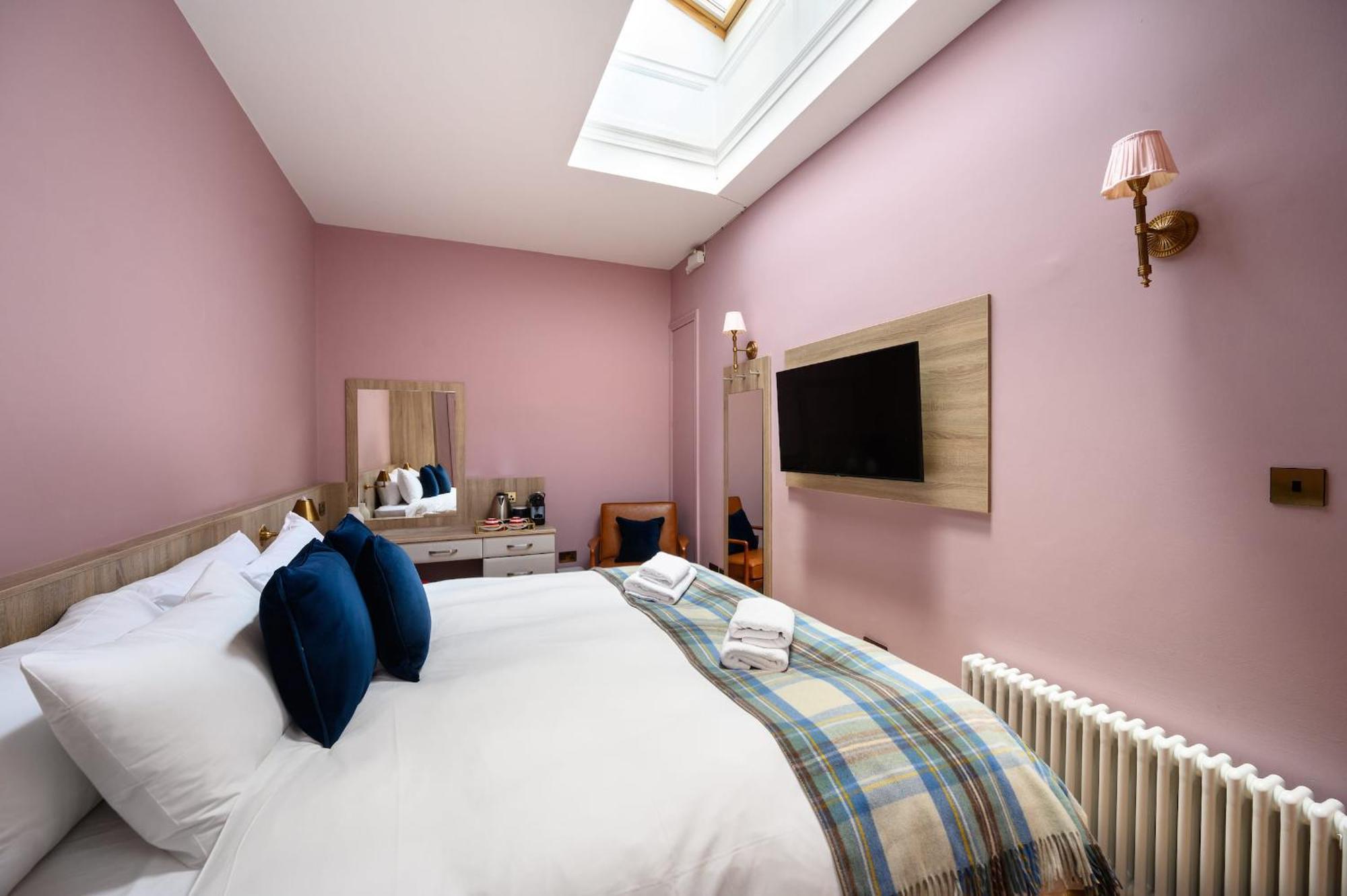 Queen Charlotte Guesthouse EDI Eksteriør bilde