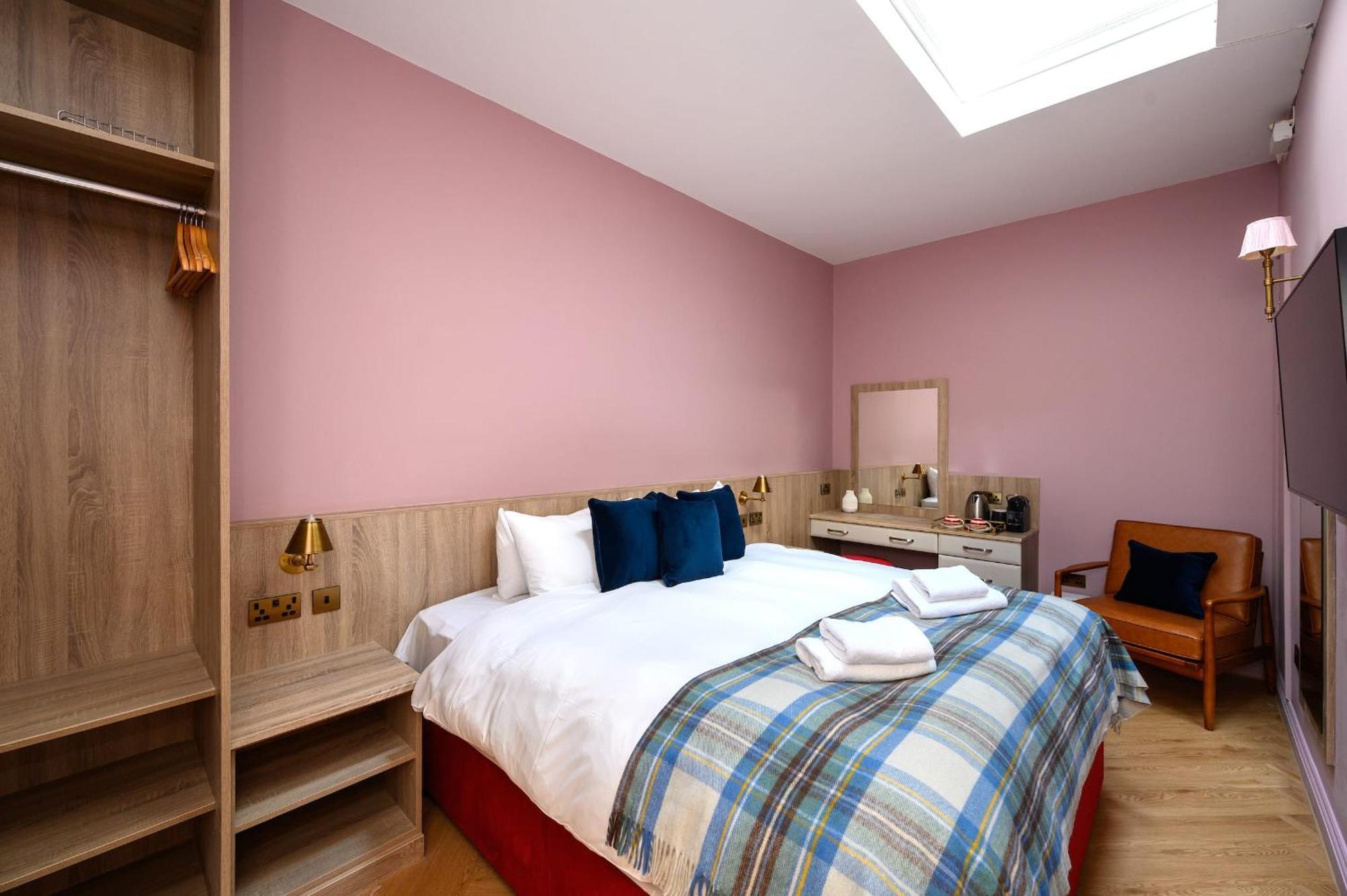 Queen Charlotte Guesthouse EDI Eksteriør bilde