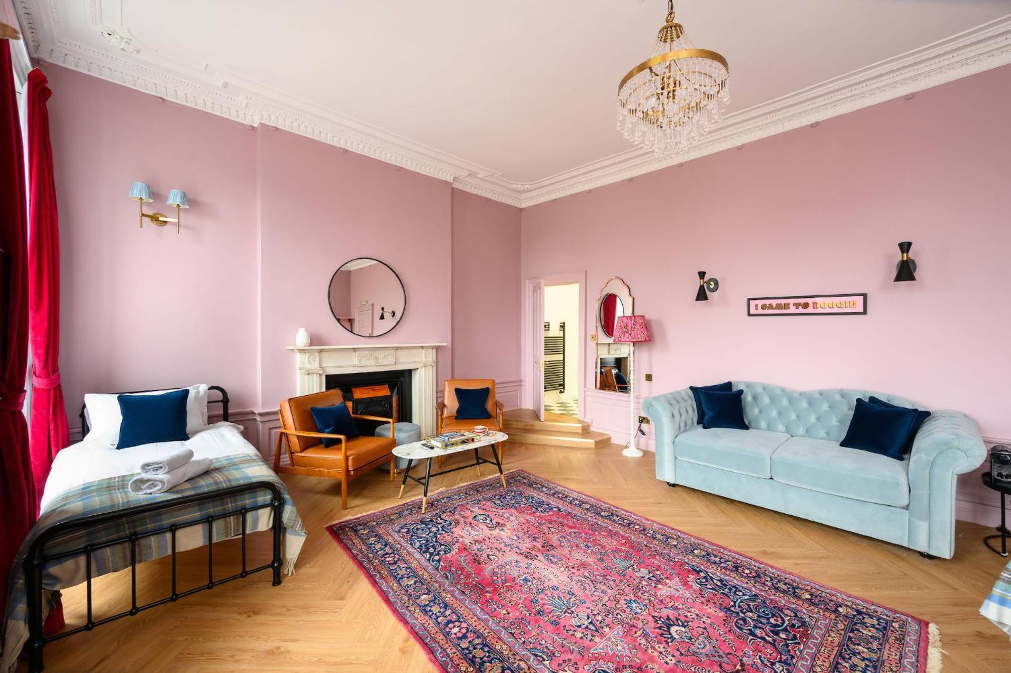 Queen Charlotte Guesthouse EDI Eksteriør bilde